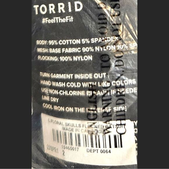 TORRID Full LengthโFlocked Lace Rose Black Skull Catsuit 2X - Picture 6 of 13